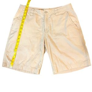 Columbia Men’s Shorts Beige 34W 10L